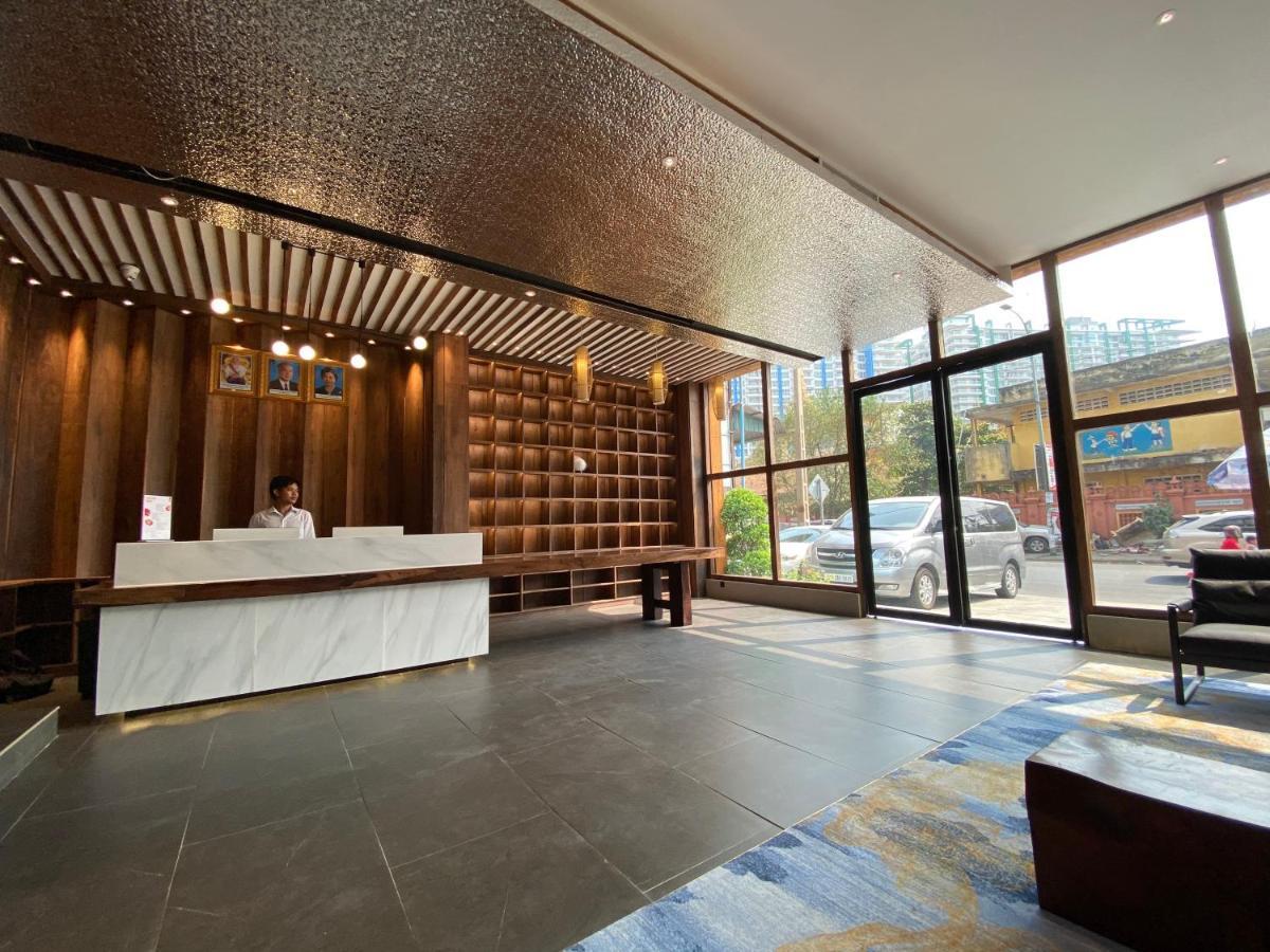 Yunfan Hotel Phnom Penh Zewnętrze zdjęcie