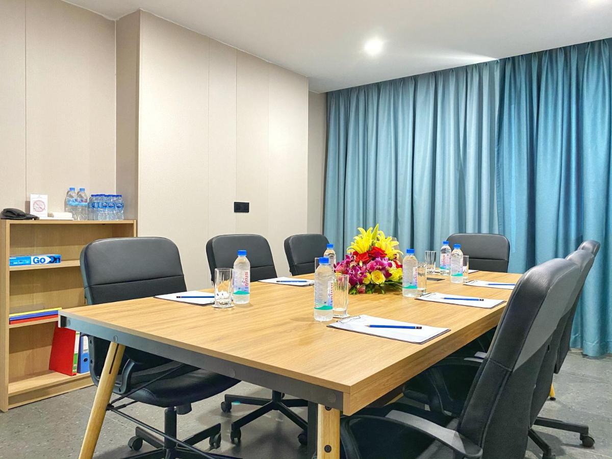 Yunfan Hotel Phnom Penh Zewnętrze zdjęcie